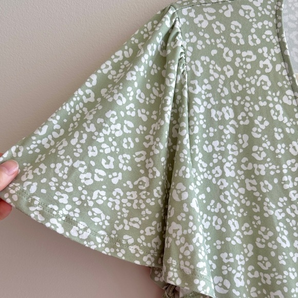 nine britton Green and White Animal Print Stretch Wrap Dress, Size Large - Picture 4 of 16